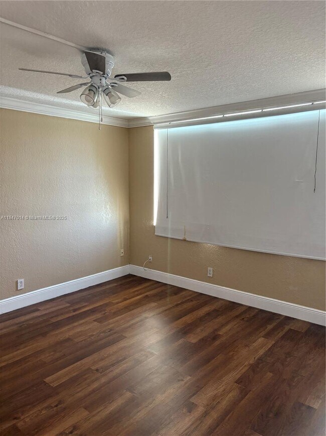 Building Photo - 3100 W Rolling Hills Cir