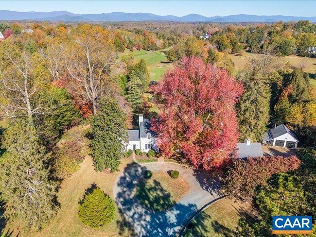 Building Photo - 640 Ivy Ln