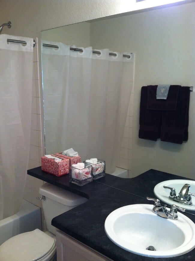 Building Photo - 3 bedroom - Menagerie