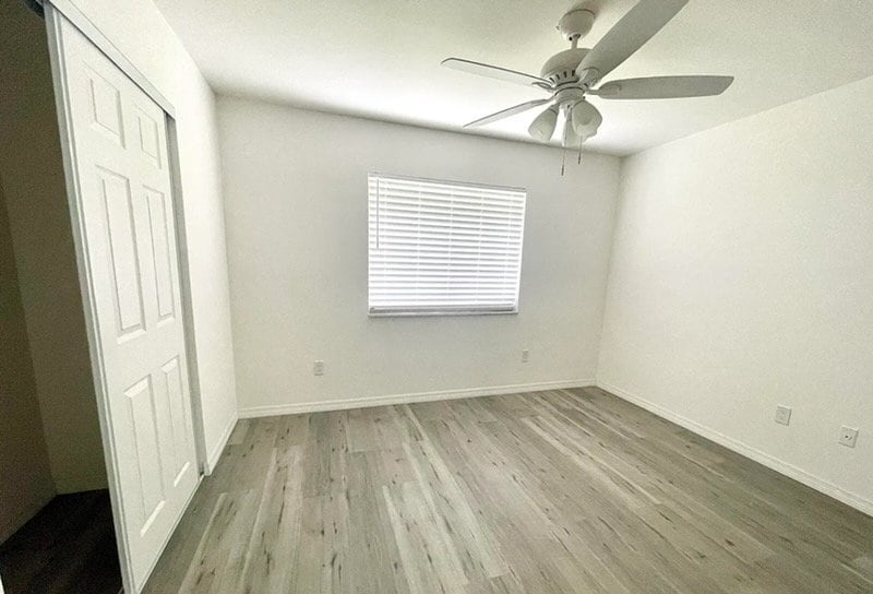 Building Photo - 2049 Gloria Cir