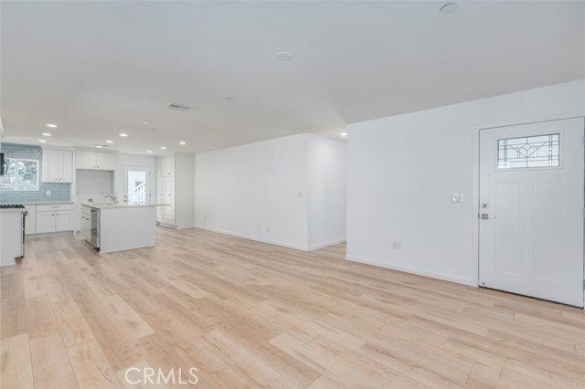 Building Photo - 544 S Clementine St