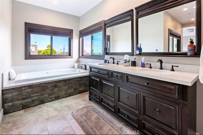 Building Photo - 33791 Colegio Dr