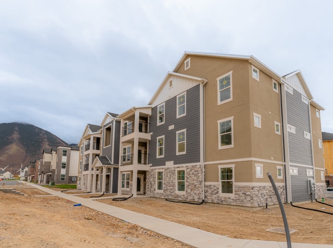 Building Photo - 4655 Alder Dr