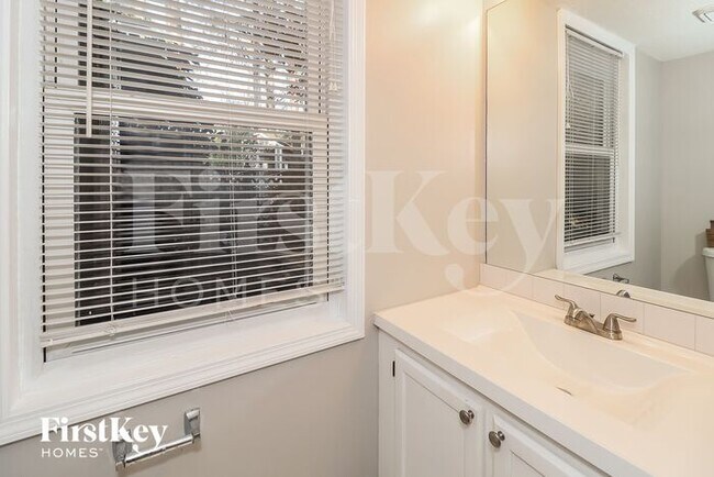 Building Photo - 3999 Verbena Dr