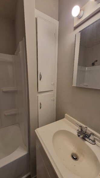 Building Photo - 4286 Catalpa Dr.