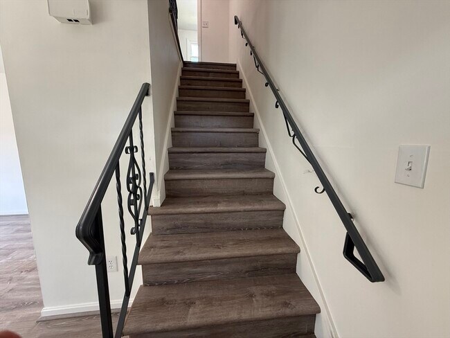 Building Photo - 1328 East St