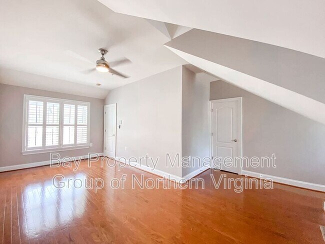 Building Photo - 4336 N Henderson Rd