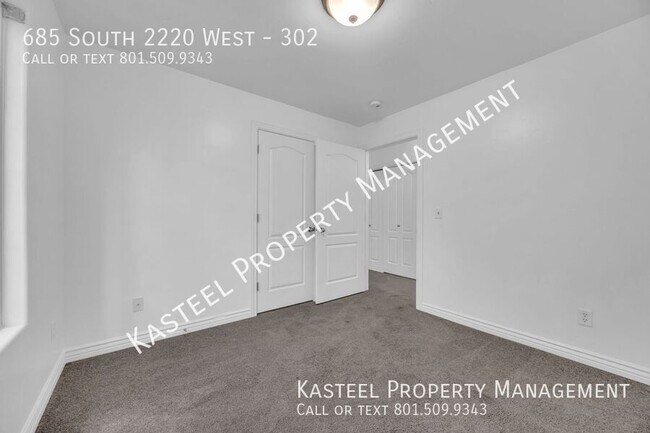 Building Photo - 685 S 2220 W