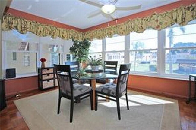 Building Photo - 221 Cedarwood Cir