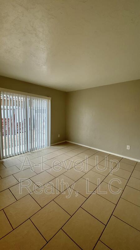 Building Photo - 1850 N 5th Ave