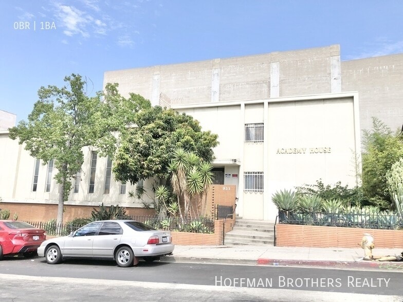 Building Photo - 933 Grattan St