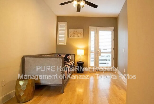 Building Photo - 4540 J C Nichols Pkwy