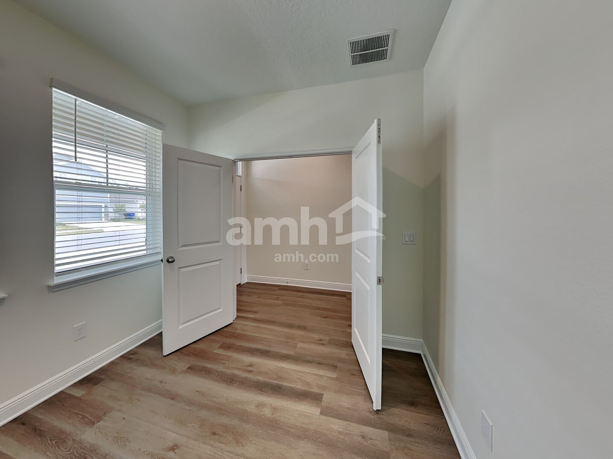Building Photo - 1045 Heavenly Dr