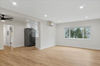 Building Photo - 1347 N Las Palmas Ave