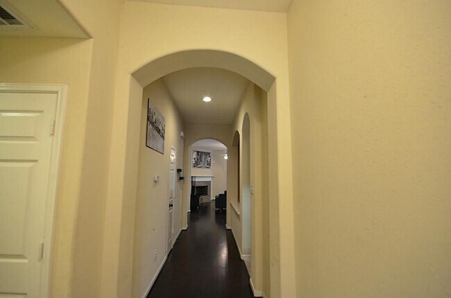 Building Photo - 11219 English Rose Trail