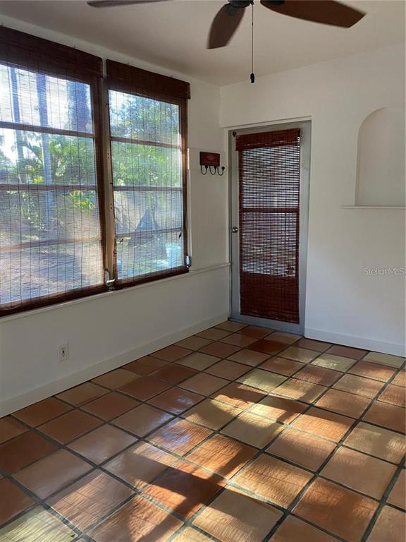 Building Photo - 1738 Santa Anna Dr