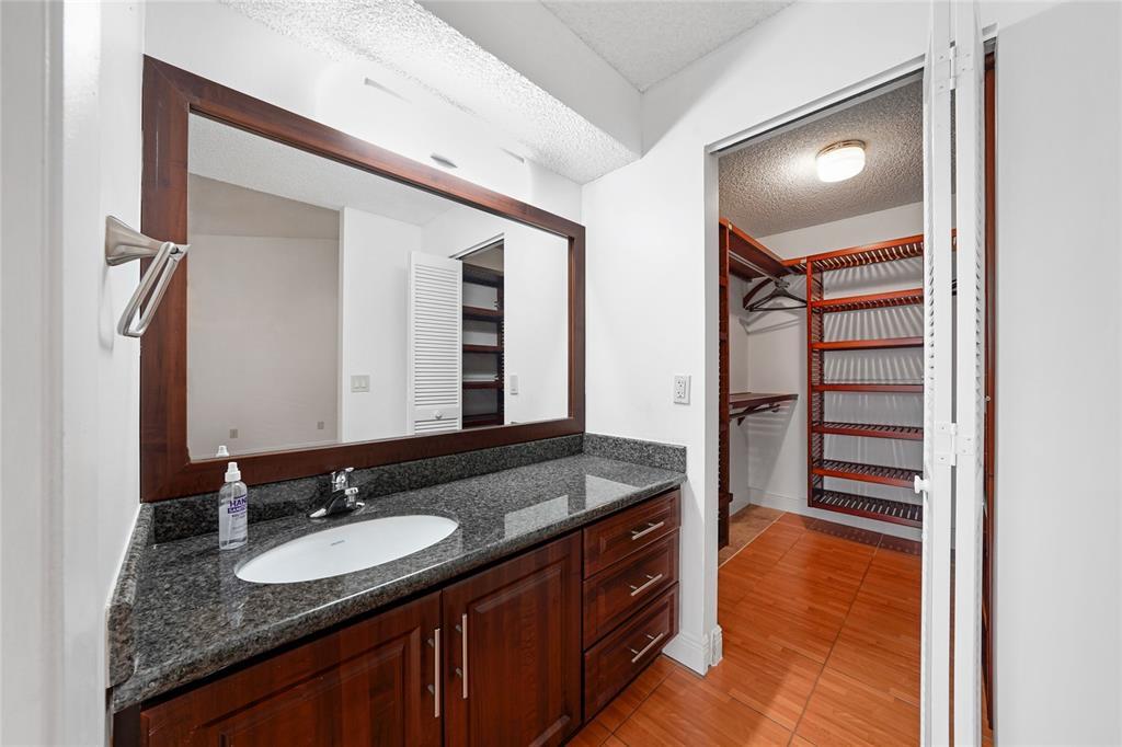 Building Photo - 344 NW 94th Ter