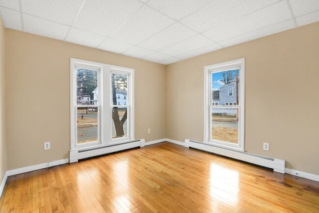 Building Photo - 15 Myrtle Ave