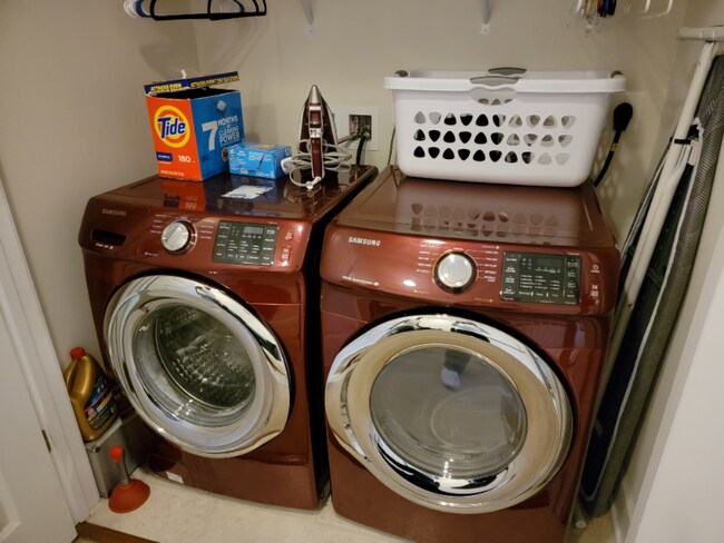 Building Photo - 8478 Craggan Ln