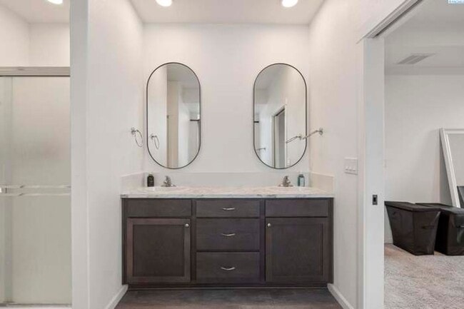 Building Photo - 308 Ruby Ave