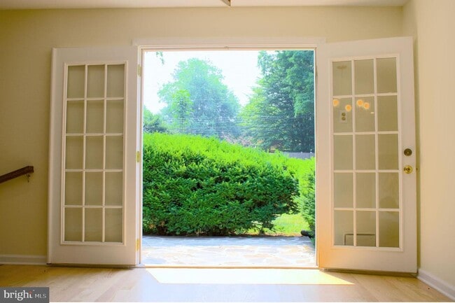 Building Photo - 414 Warren Rd