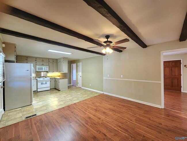 Building Photo - 6107 Trailwood Dr