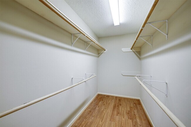 Building Photo - 60 W Indian Sage Cir