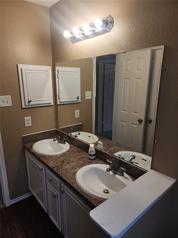 Building Photo - 2917 Clovermeadow Dr