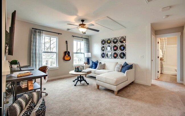 Building Photo - 192 Picasso Cir