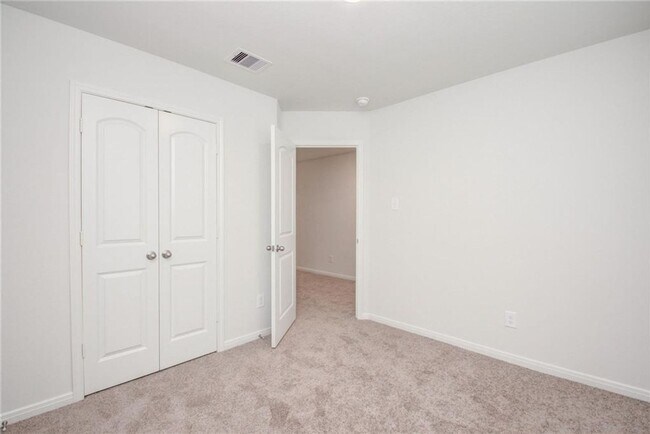 Building Photo - Charming 3BR House in Cleveland