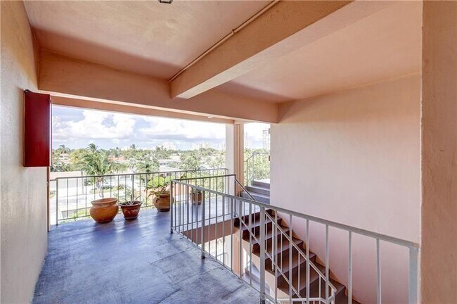 Building Photo - 1967 S Ocean Blvd