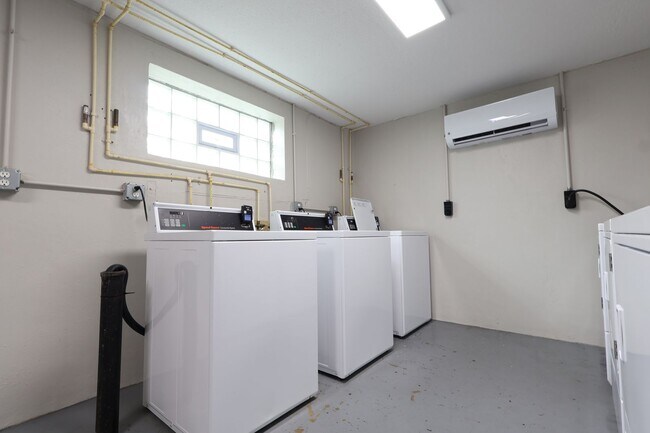 Building Photo - 3021 Pestalozzi St