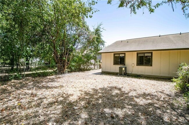Building Photo - 12407 Tree Line Dr