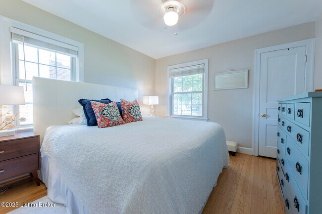 Building Photo - 3725 Warner Ave