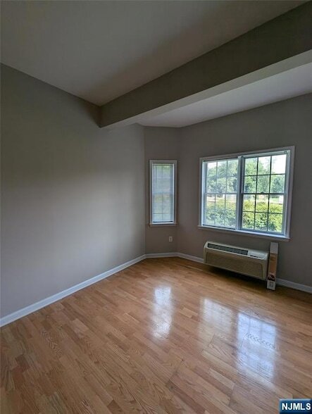 Building Photo - 333 Willow St