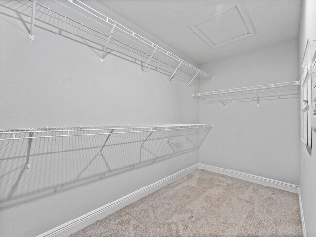 Building Photo - Stunning, 3-bedroom, 2.5-bath, townhome located in the highly desirable GATED resort community of...