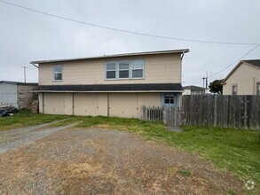 Building Photo - Charming Coastal Living 2 Bed, 1 Bath with...