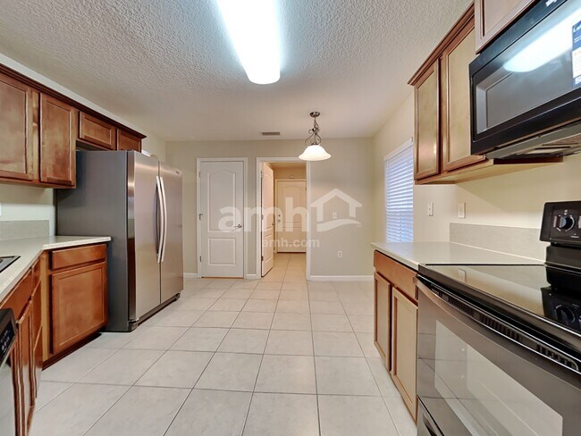 Building Photo - 72 Twin Lakes Drive