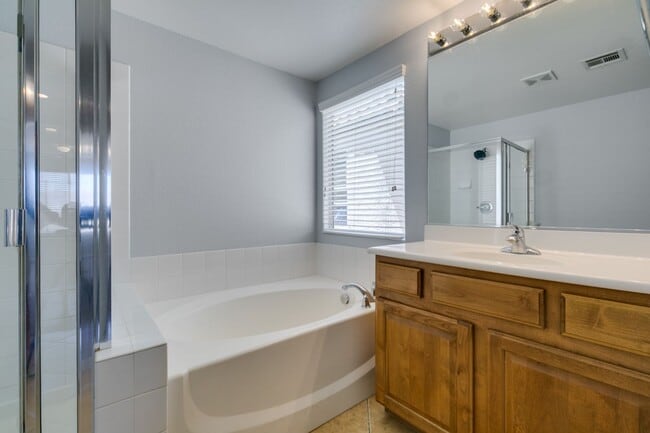 Building Photo - Bright & Spacious Home with Open Layout and Prime Location