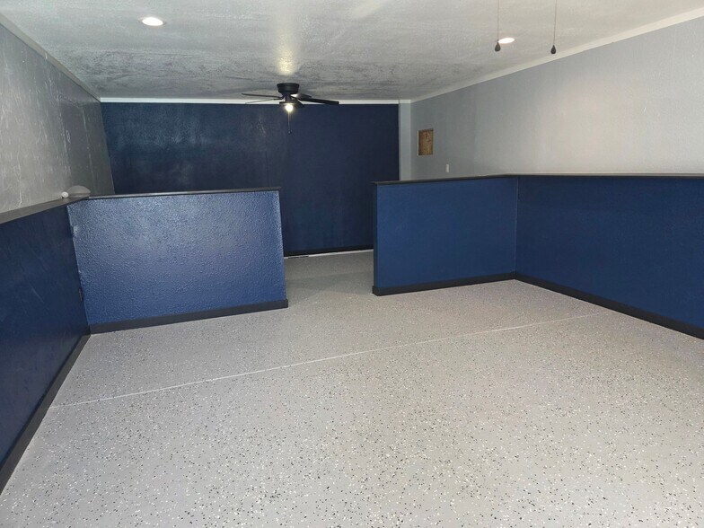 Building Photo - 1819 N 87th Pl