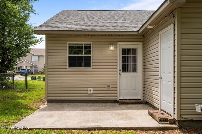 Building Photo - 1087 W Pueblo Dr