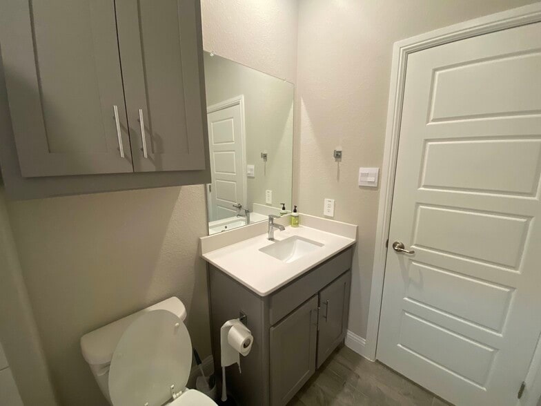 Shared bathroom with 1 other - 2309 Kendolph Dr