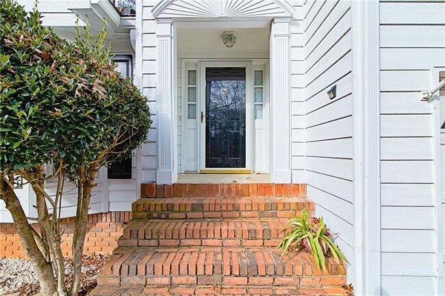 Building Photo - 3503 Pine Grove Dr