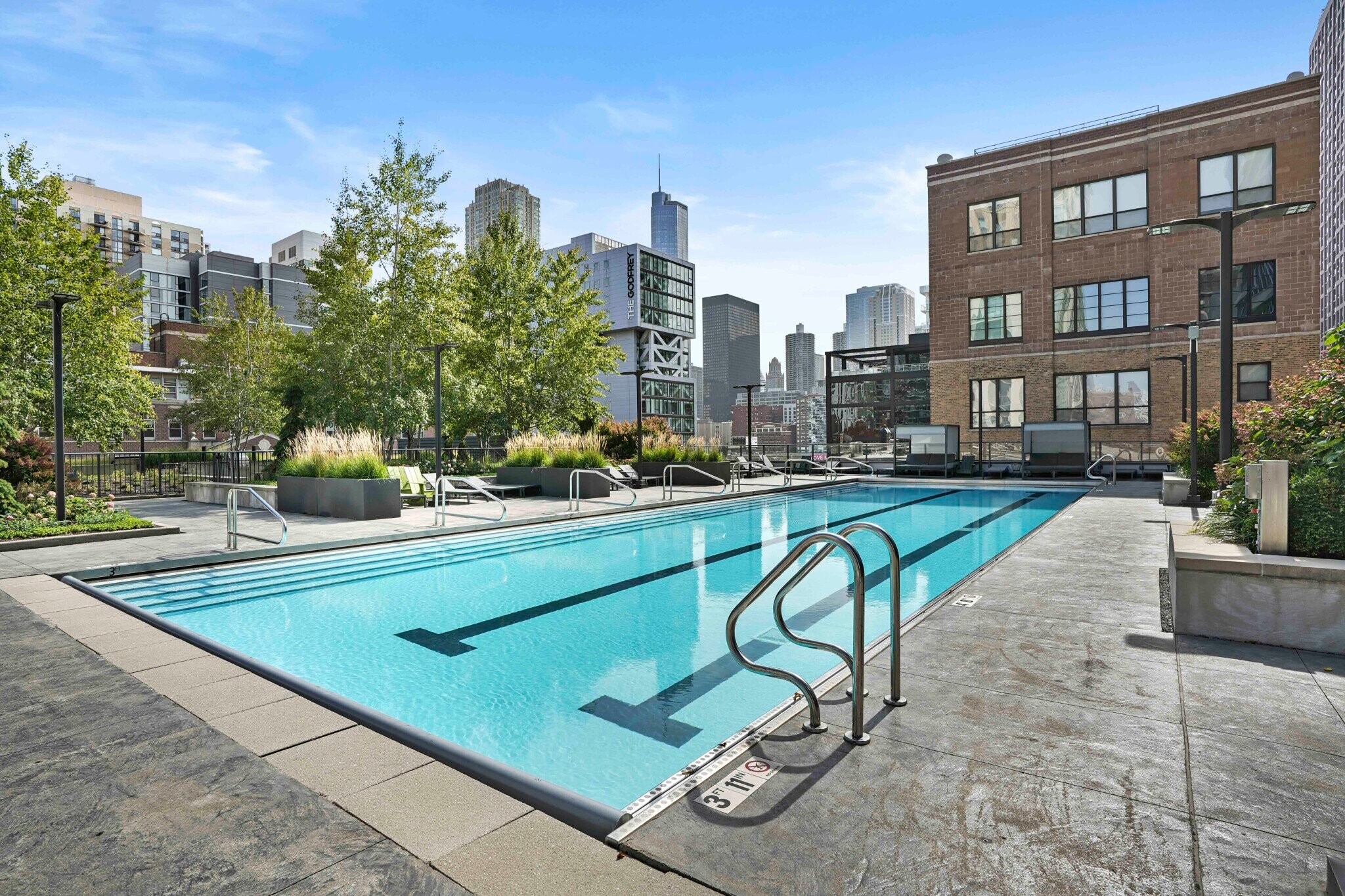 Building Photo - 167 W Superior St