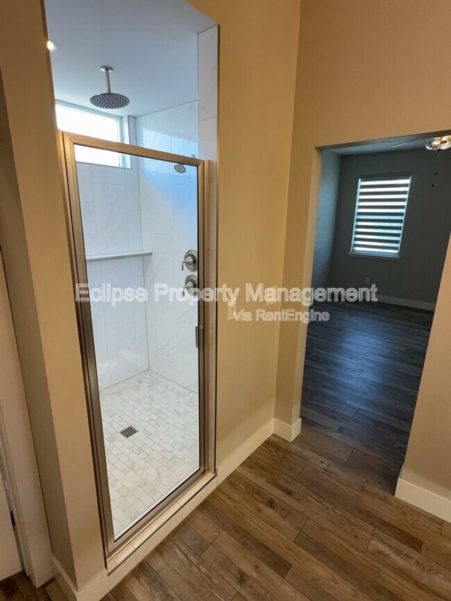 Building Photo - 679 Eadin Ln