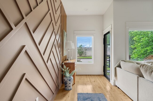 Building Photo - 4327 Harby St