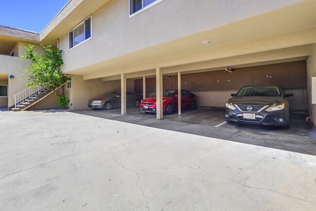 Interior Photo - 536 S. Flower St