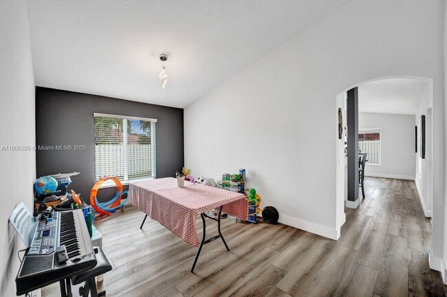 Building Photo - 1063 Cedar Falls Dr