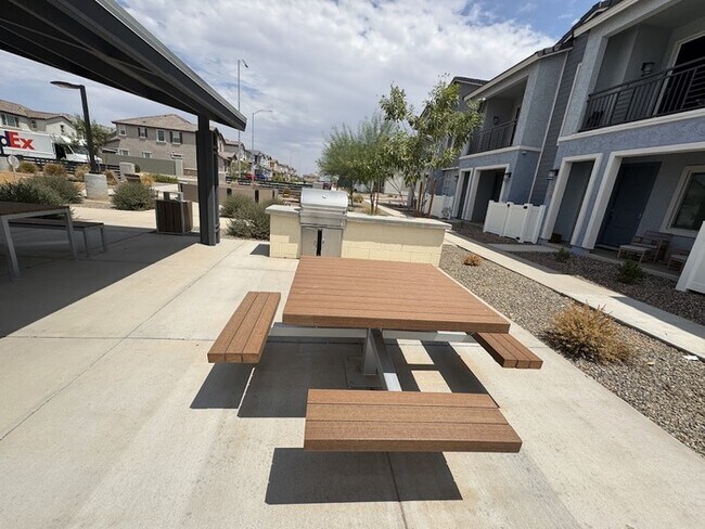 Building Photo - East Mesa New 4-bedroom