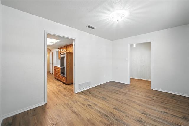 Building Photo - 1203 River Oaks Dr